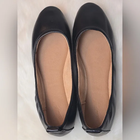 Universal Threads Classic Women's Black Flats - Picture 7 of 12